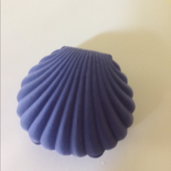 Sapphire Halo Leverback earrings in 18K White Gold - Picture 6 of 6